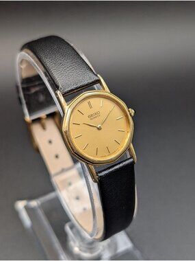 Vintage Seiko Gold-Tone Quartz Ladies Watch, Thin Case, Elegant Octagonal Bezel